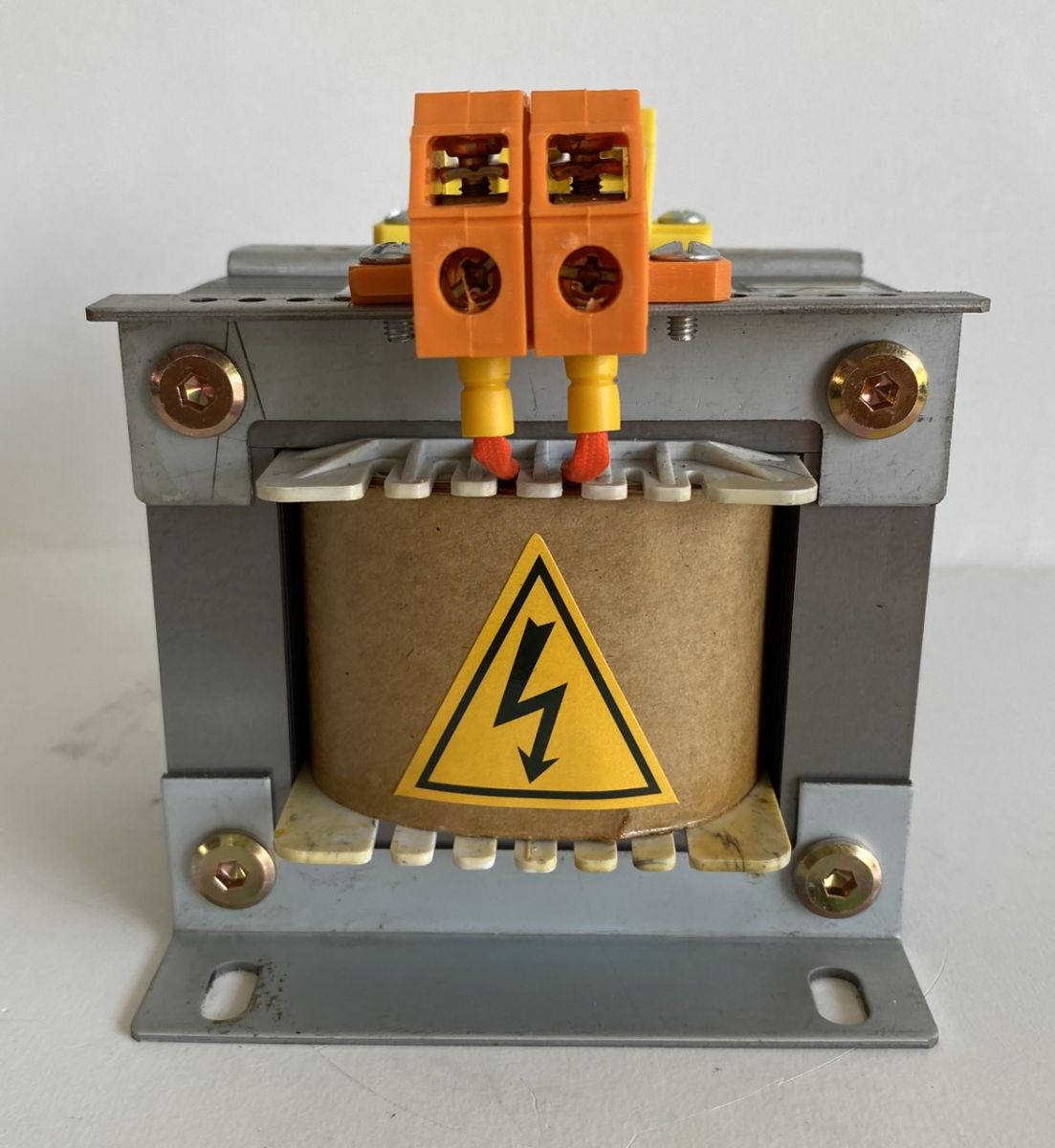 Biến áp cách ly vào 220V ra 220V 110V - 1A (220VA)