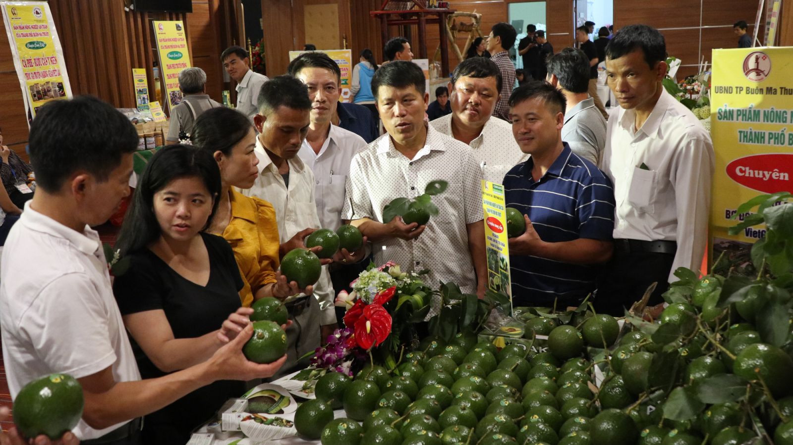 Nông dân háo hức chờ được đối thoại với Thủ tướng giữa thủ phủ Tây Nguyên