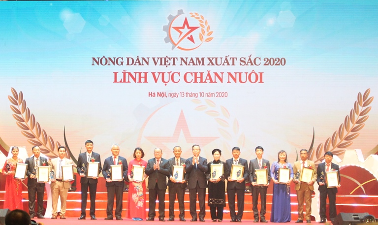 Lễ tôn vinh và trao danh hiệu nông dân Việt Nam xuất sắc năm 2020