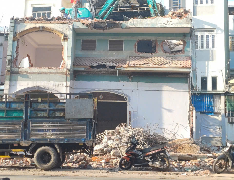 Phu dỡ thu mua xác nhà Quận 12, HCM 
