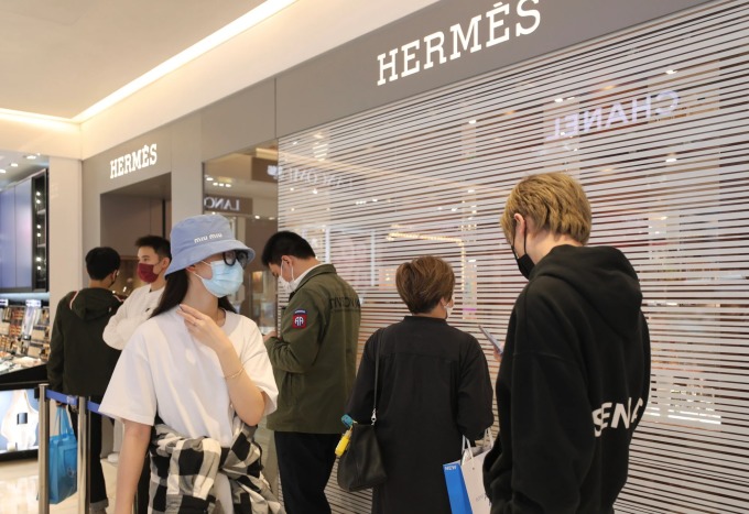 Doanh thu Hermès tăng kỷ lục bất chấp lạm phát