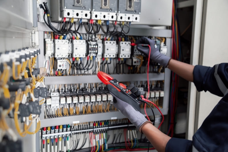 Tại sao cần phải bảo trì hệ thống điện công nghiệp
