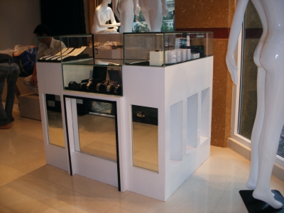 Nội thất showroom 2en 6