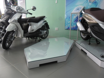 Nội thất cửa hàng Piagio 3