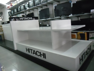 Nội thất gian hàng Hitachi