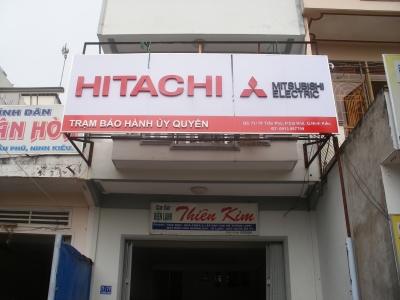 Bảng hiệu Hitachi