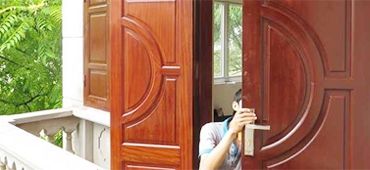 Dịch vụ sơn PU gỗ theo theo yêu cầu. Kinh doanh các sản phẩm sơn PU