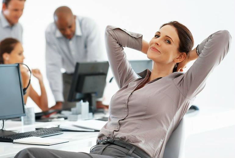 Cách phụ nữ thành công đưa ra phản hồi thuyết phục