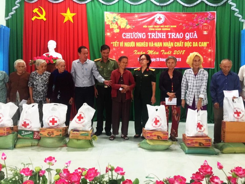 Charity program “Happy Tet for the poor and victims of Agent Orange” in Tan Uyen, Binh Duong