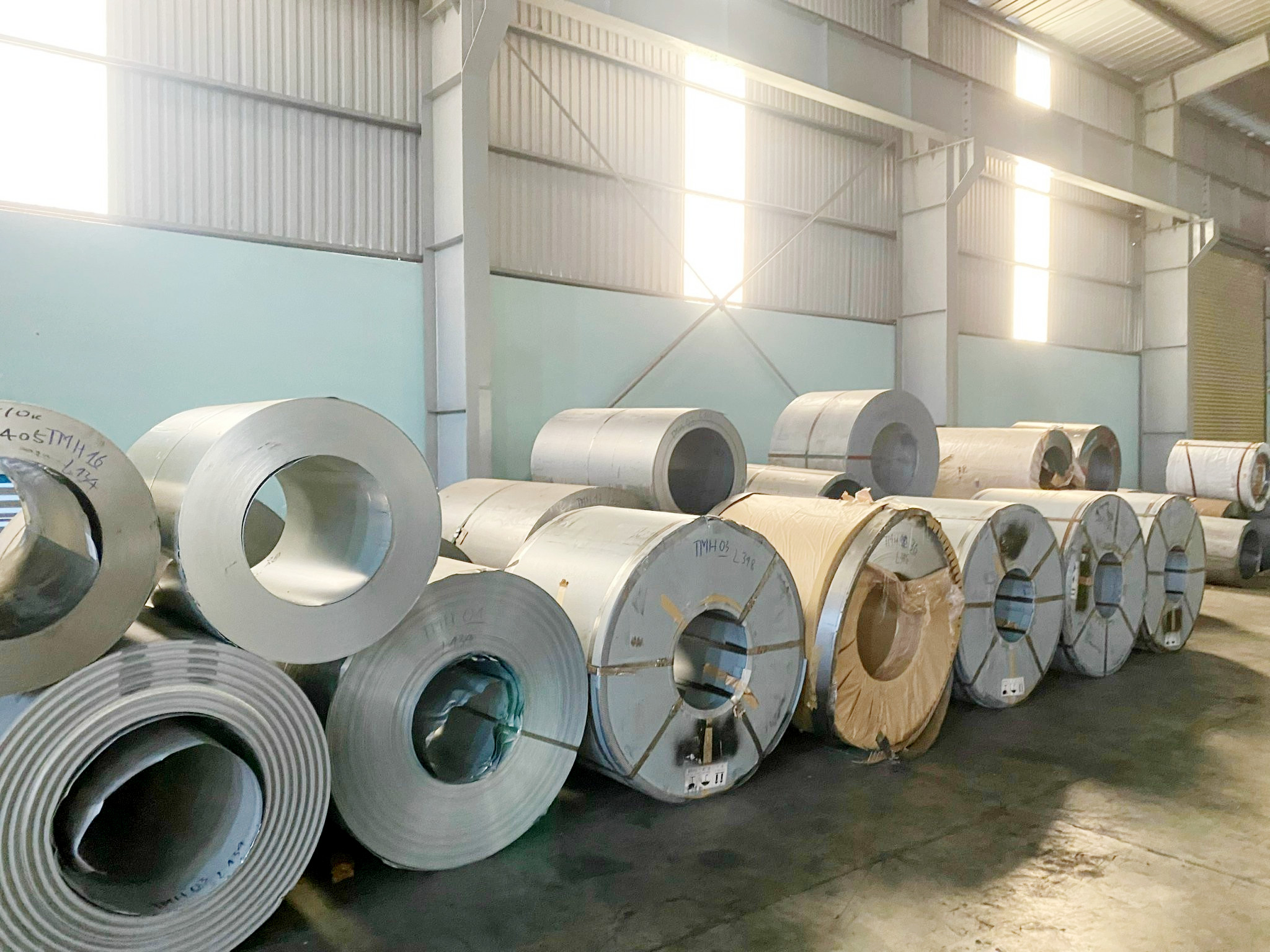 Tôn Nhũ Xám - Mạ Chì - GA ( Gavalnneal steel coil)