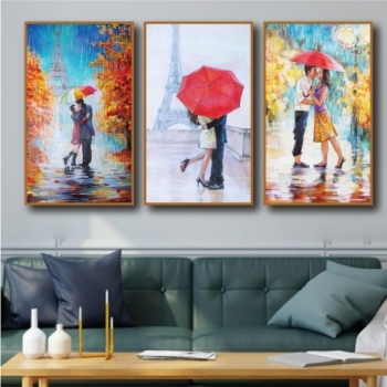 Tranh gỗ treo tường Nụ Hôn Dưới Mưa