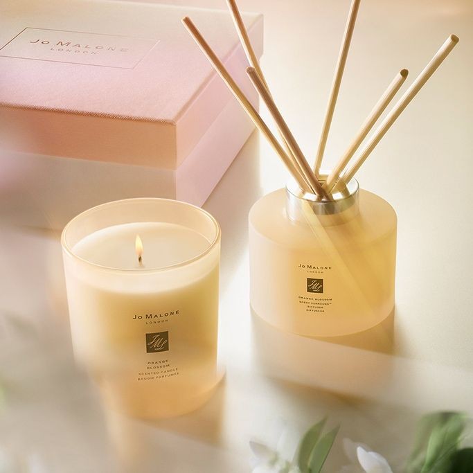 Nến thơm và tinh dầu tán hương