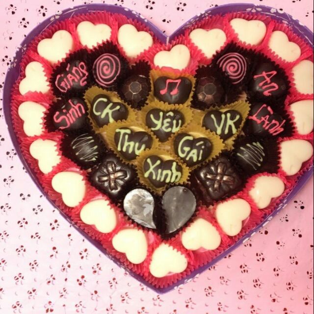 Hộp Chocolate tình yêu