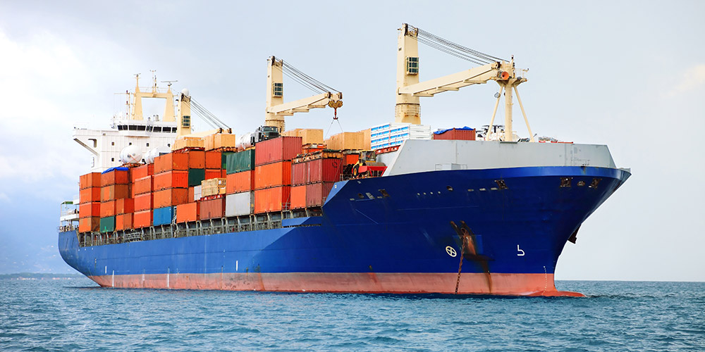 The ship carrying more than 13 people missing in the storm No. 2