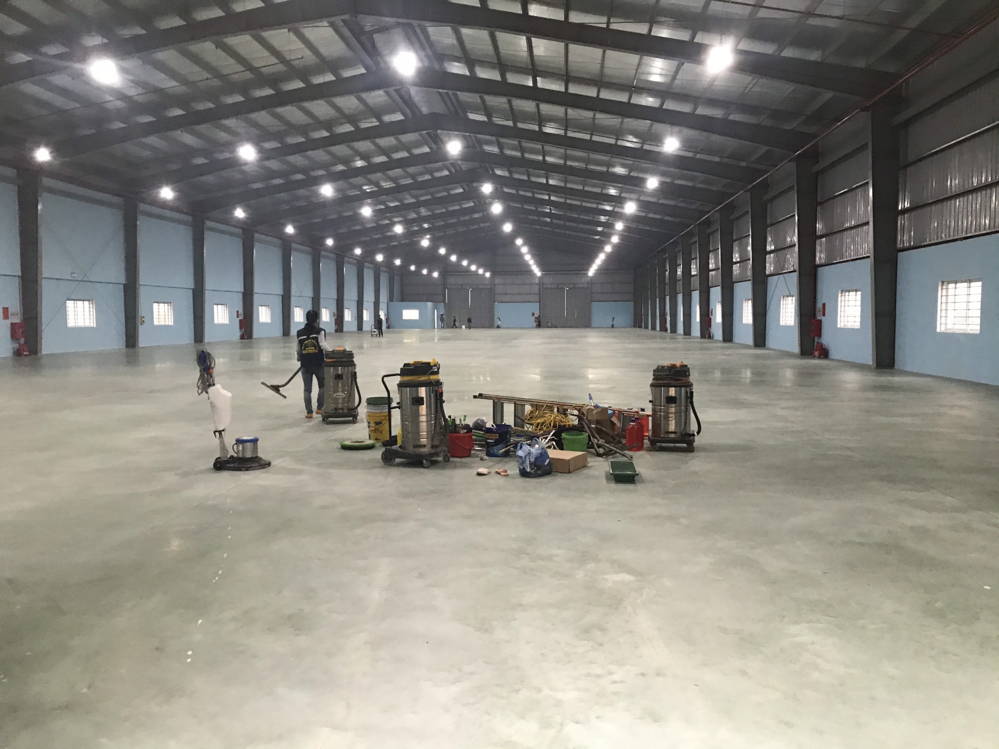 Dịch vụ vệ sinh nhà xưởng là gì? Quy trình vệ sinh nhà xưởng sau xây dựng đúng chuẩn quy cách 