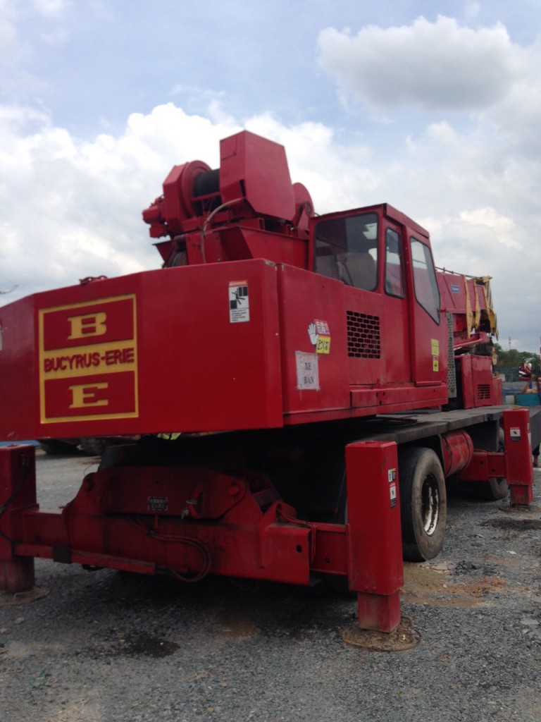 Bucyrus-Erie 35T Crane