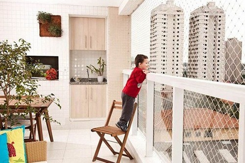 Cách đảm bảo an toàn cho trẻ nhỏ ở những ngôi nhà cao tầng