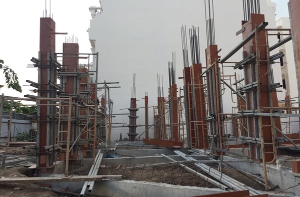 Thi công ván khuôn cột - dầm