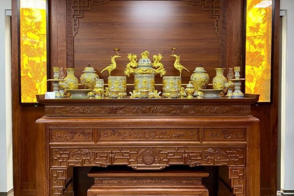 ban-tho-nen-duoc-dat-o-vi-tri-sach-se-tranh-cua-so