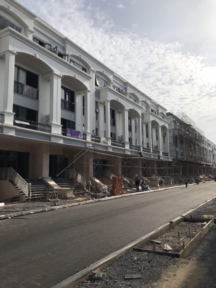 Thiết kế xây dựng hoàn thiện nội thất dãy nhà liền kề khu đô thị vạn phúc