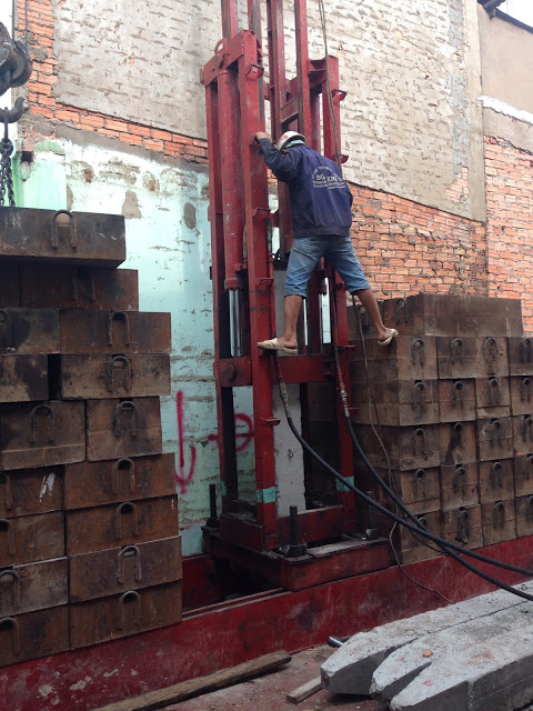 Khởi công xây dựng nhà phố quận 2