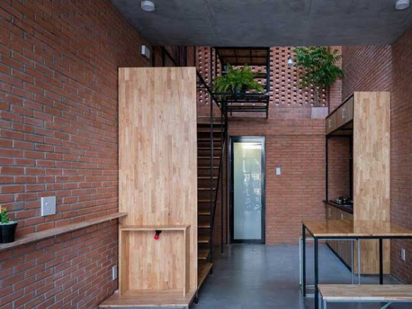 khong-gian-trong-nha-cap-4-xay-gach-moc-tinh-te-tien-loi