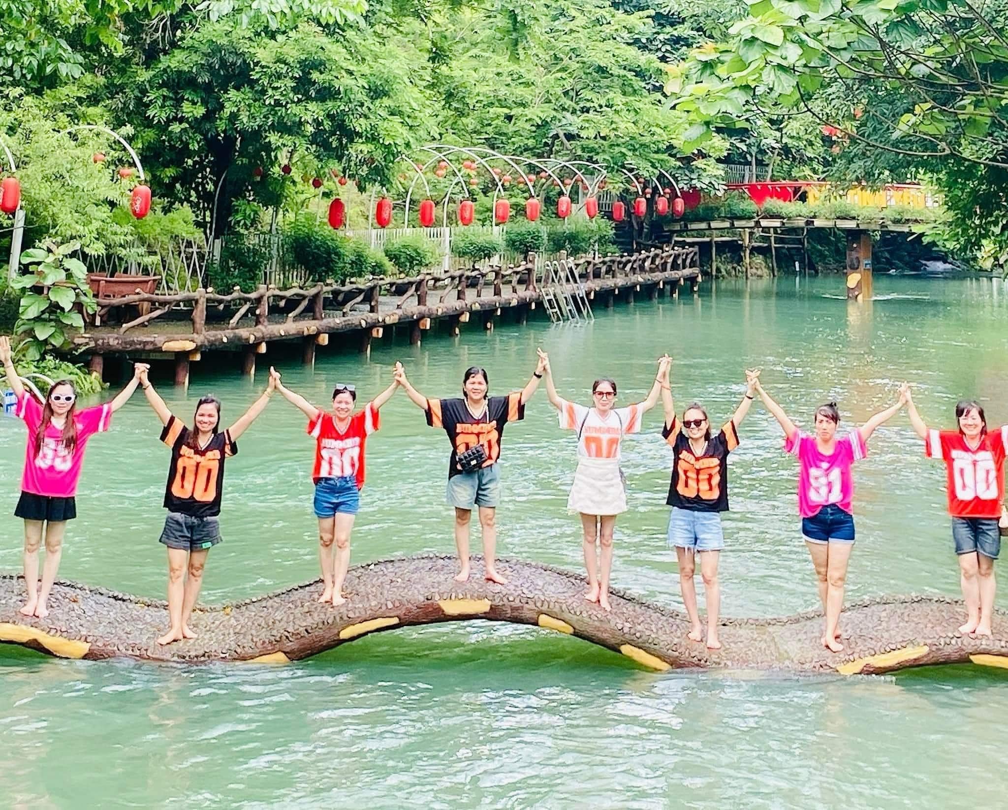 TOUR 1 NGÀY: HÀ NỘI- KING KOI COFFEE THÁI NGUYÊN - KDL SUỐI MỎ MẮM - HÀ NỘI