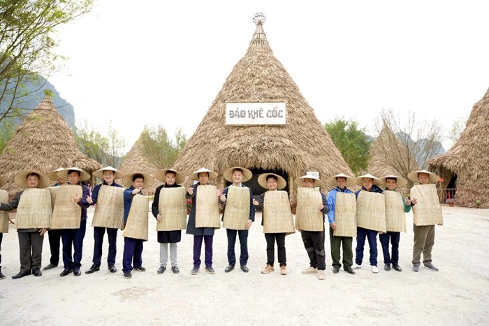 TOUR 1 NGÀY: HÀ NỘI- CHÙA TIÊU DAO-LÀNG GỐM BÁT TRÀNG- ĐẢO KHÊ CỐC- HÀ NỘI (Ăn Sáng, Trưa)